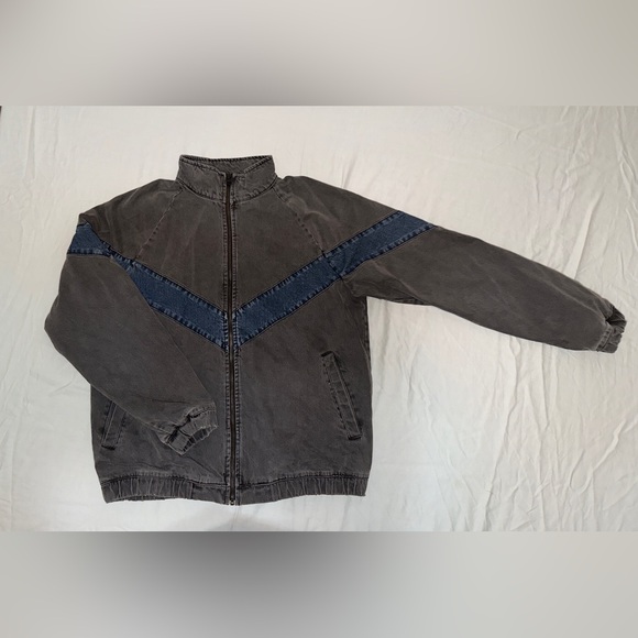BDG Black & Blue Light Wash Denim Track Jacket Size L – Chevron Relaxed-Fit NWOT - Picture 3 of 8